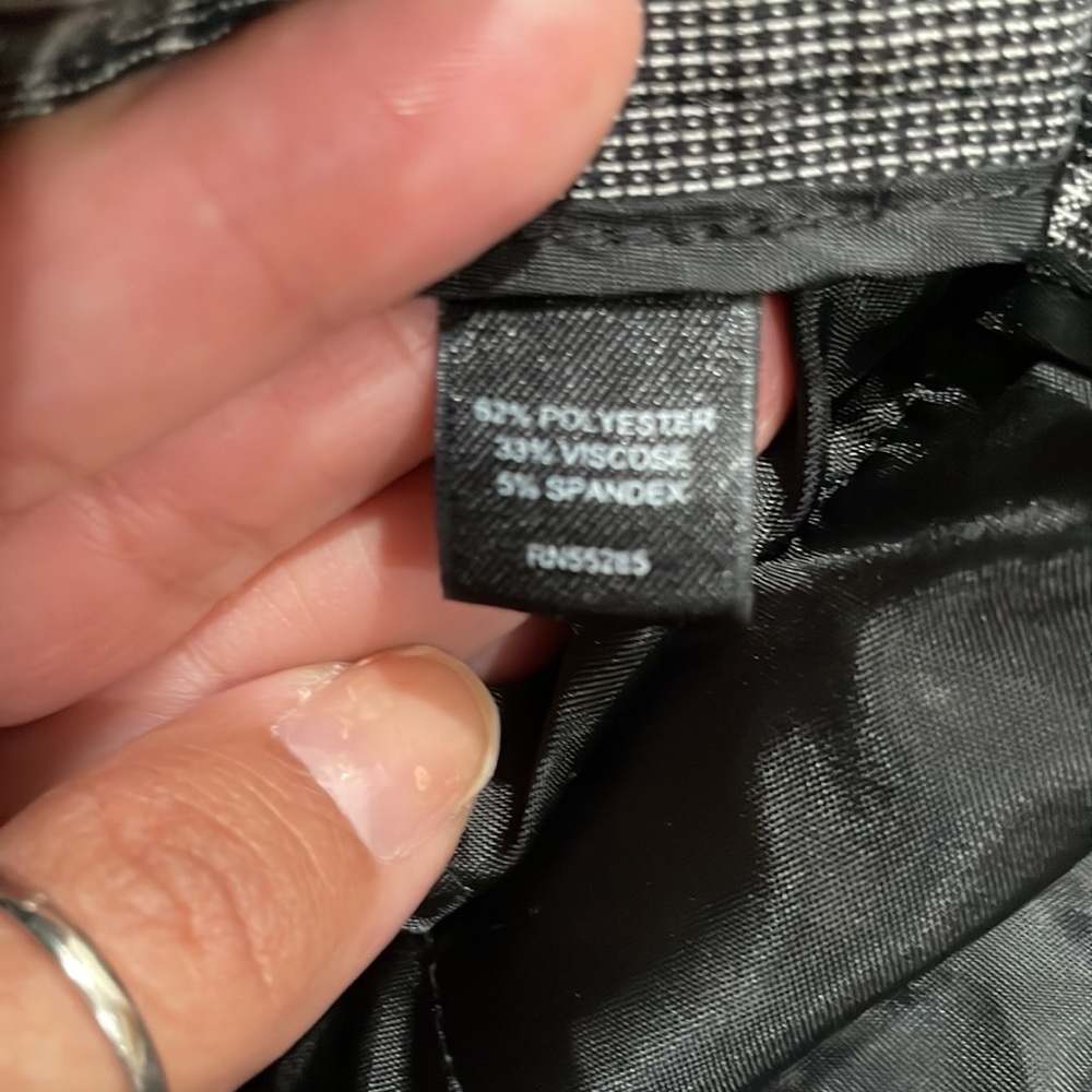 Express Design Studio Capris - Picture 5 of 5
